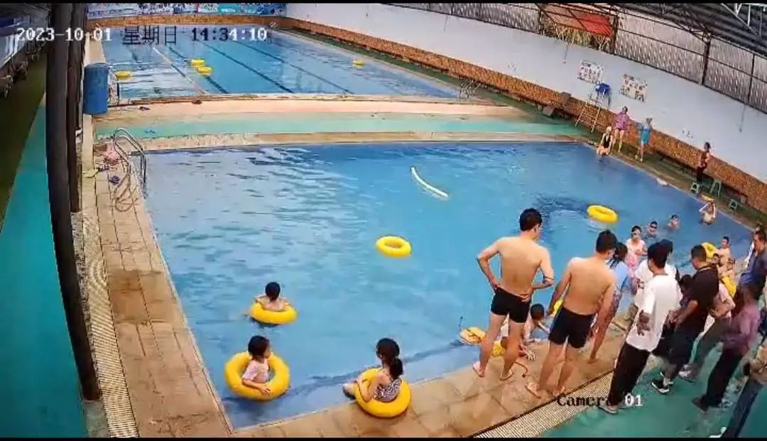 AQUA 爱克三集一体除湿热泵：室内泳池的理想选择